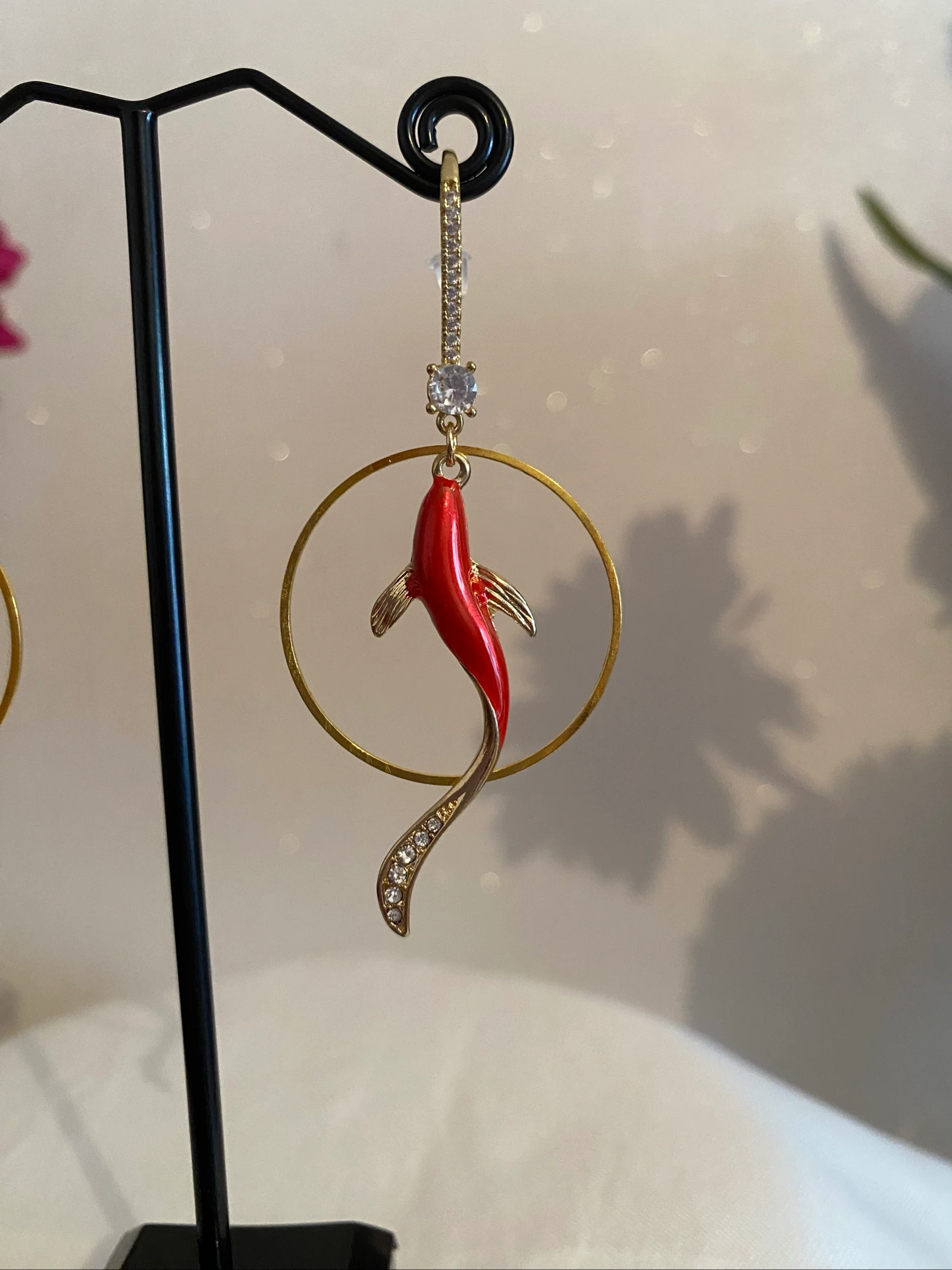 Boucles d’oreilles carpe koï et strass  – photo 3
